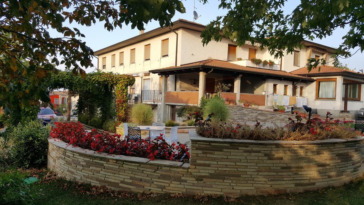 Отель Ristorante Primula Bianca Варци Экстерьер фото
